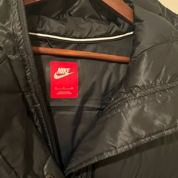 WOMEN'S NIKE SPORTSWEAR HOODED CLASSIC PUFFER JACKET sz-S, NWOT - Picture 4 of 4